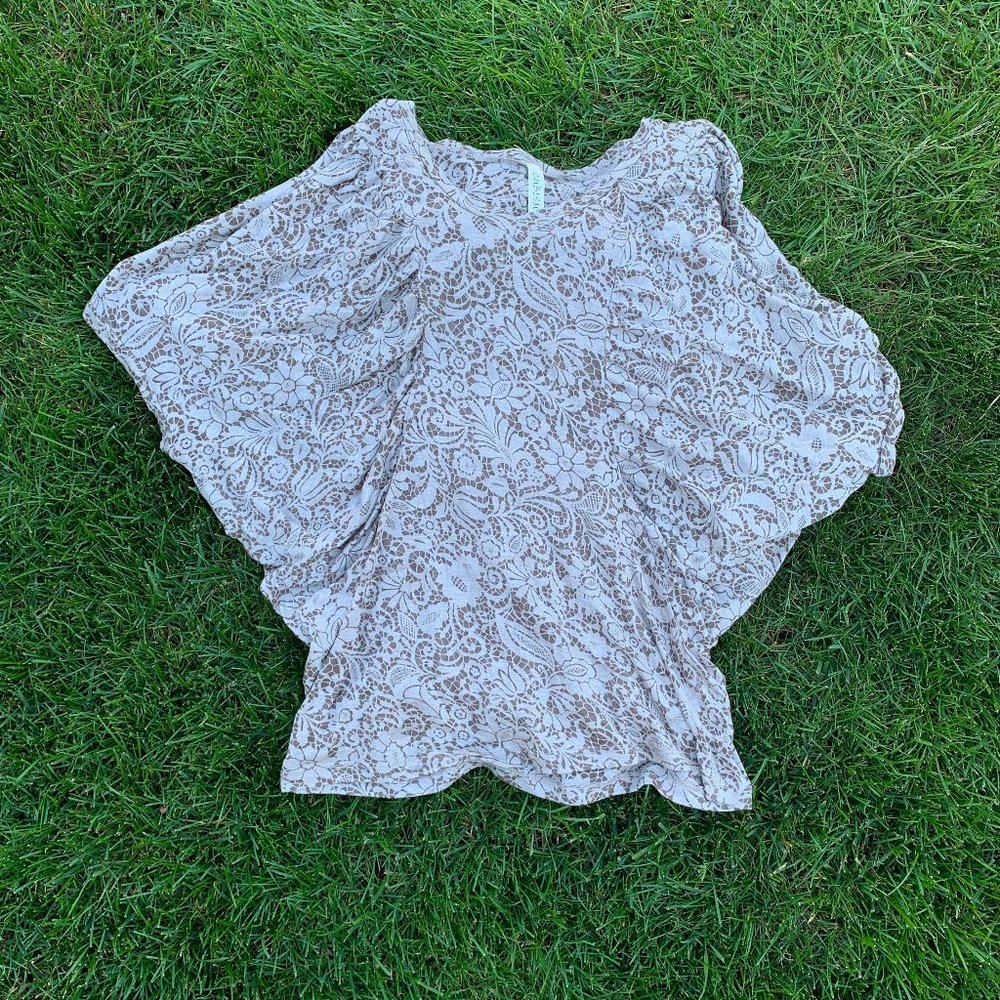 Cubism burnout batwing lightweight tee XL